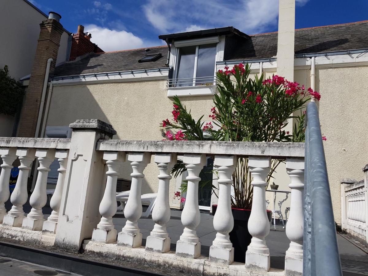 72M² Avec Terrasse Dans Demeure Angevine De 2 Etages Apartment Angers Bagian luar foto